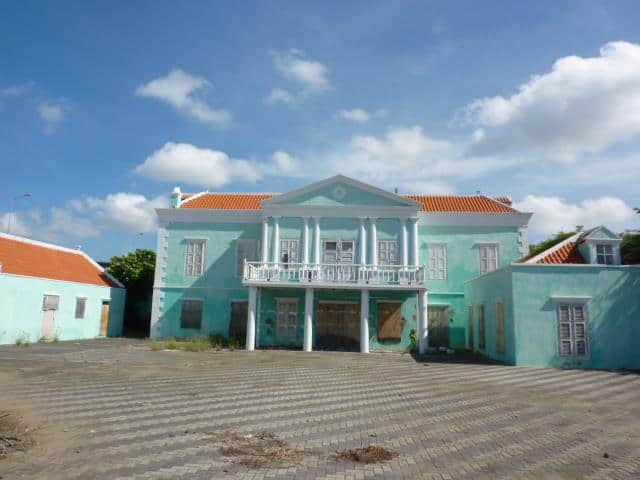 Monumentaal Gebouw Scharlooweg Punda te Koop